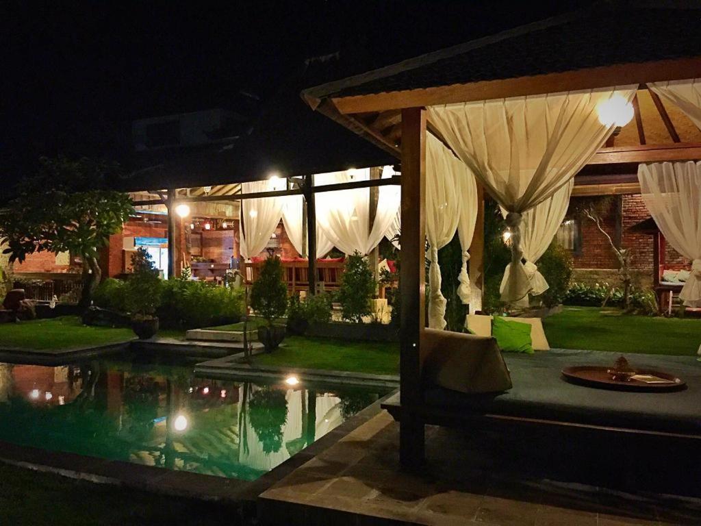 Ngeluwungan Boutique Hostel Canggu  Luaran gambar